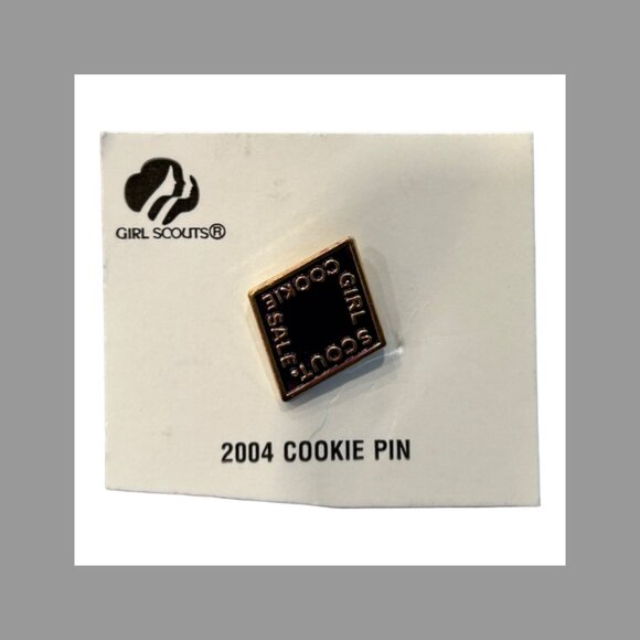 Girl Scout Cookie Pins 1999-2019 All Years Lot of 21 Pins NEW on Cards Vest Sash - Picture 7 of 7